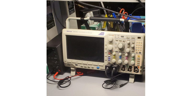 Осциллограф Tektronix MDO3054